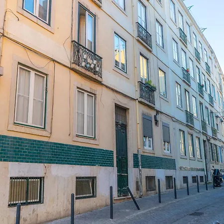 Boavista Apartment, Panoramic Castle, Graca And City Views, Historic Mouraria Lisbon-2